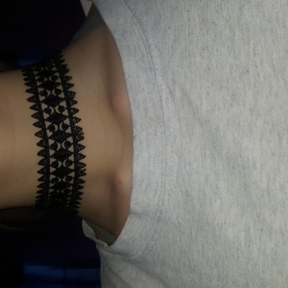 Black choker